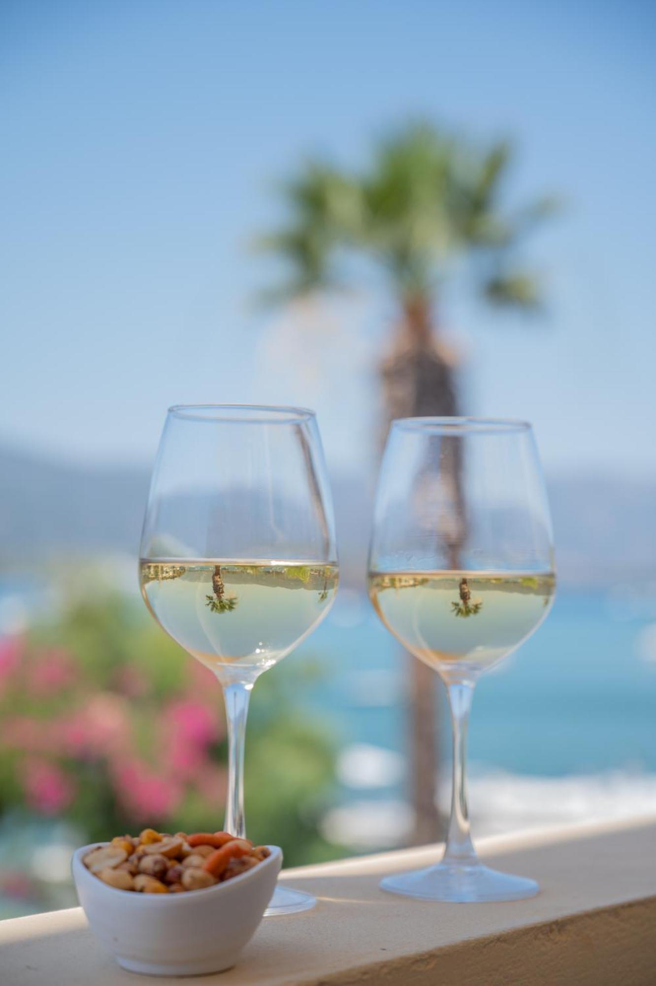 Theano Hotel Poros Town Exterior photo