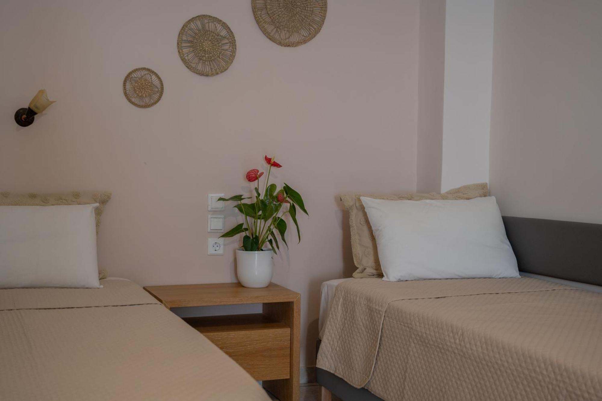 Theano Hotel Poros Town Exterior photo