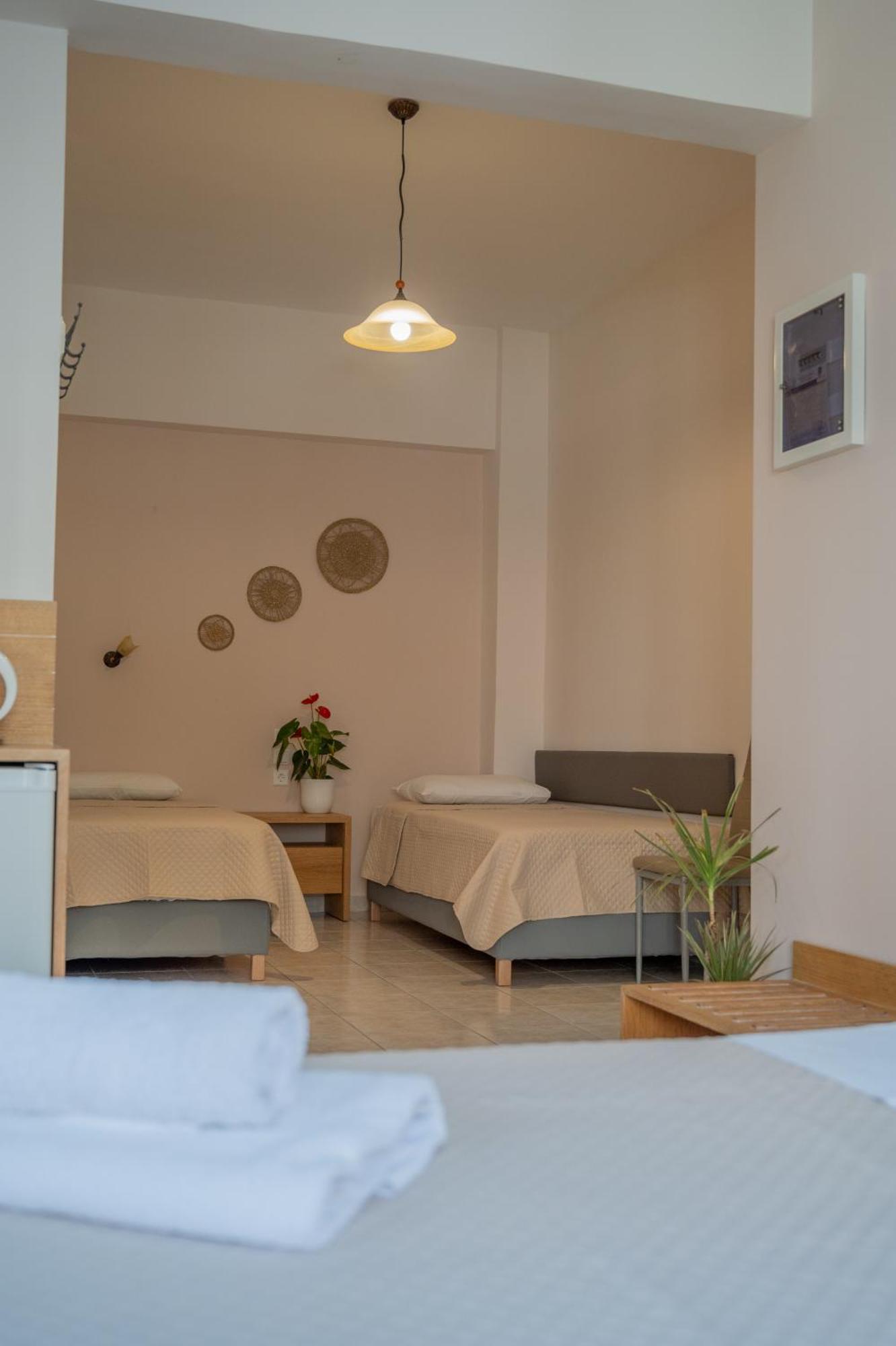 Theano Hotel Poros Town Exterior photo