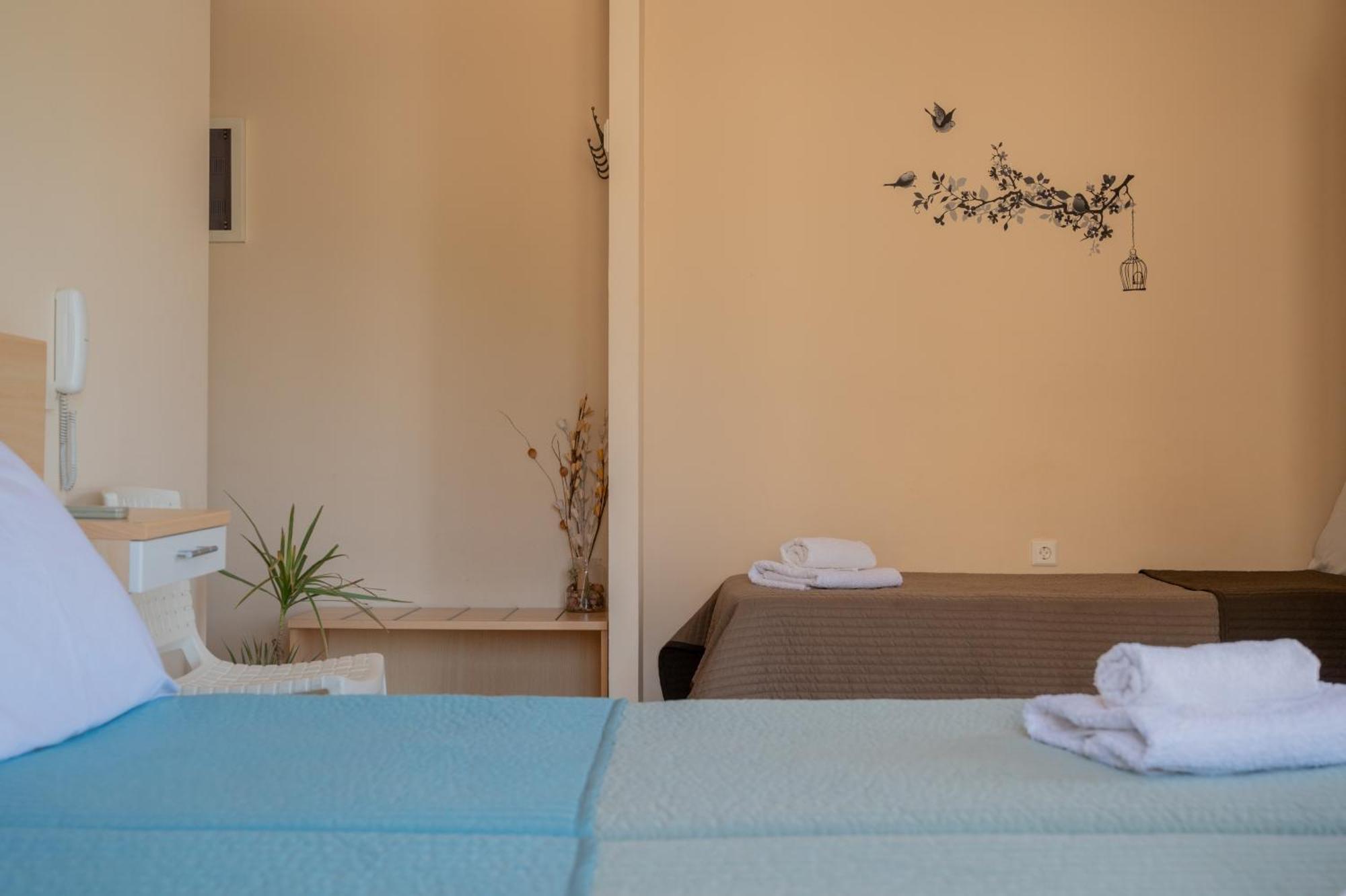 Theano Hotel Poros Town Exterior photo