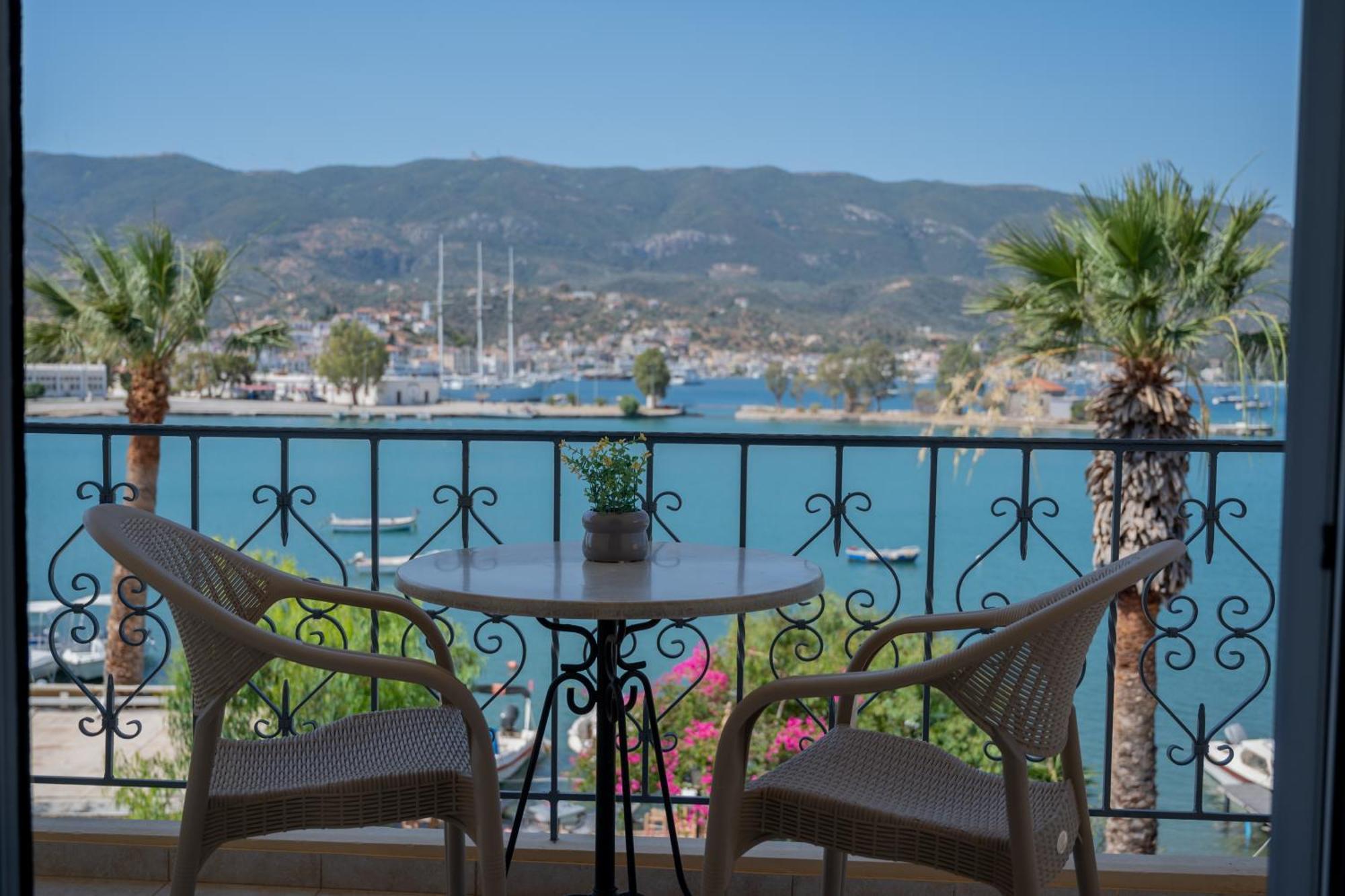 Theano Hotel Poros Town Exterior photo