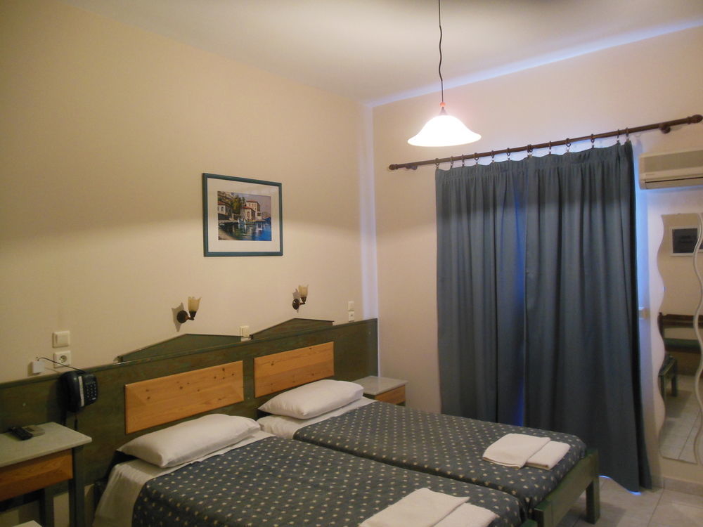 Theano Hotel Poros Town Exterior photo