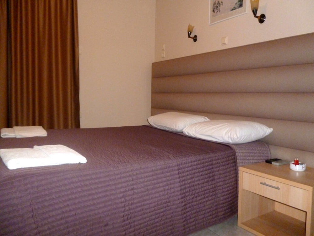 Theano Hotel Poros Town Exterior photo